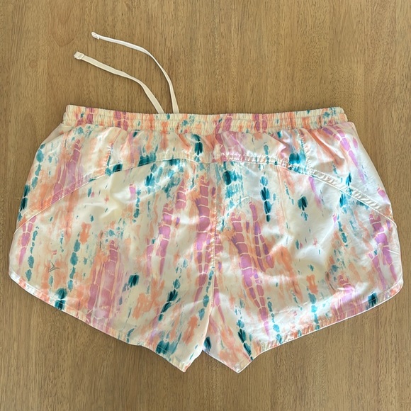 Old Navy, mid-rise, tie dye active shorts, size small. - Picture 2 of 3